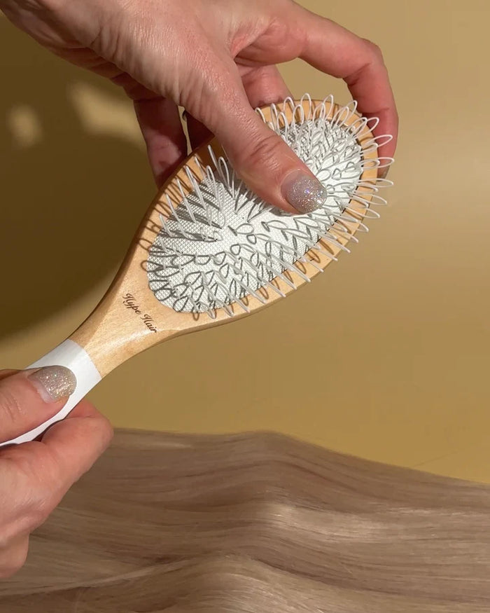 GHWE LOOP HAIR EXTENSION BRUSH